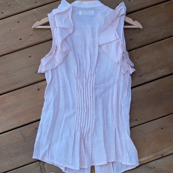 mM Couture  peach colour, ruffled, fitted , buttoned sleeveless blouse - Picture 7 of 14